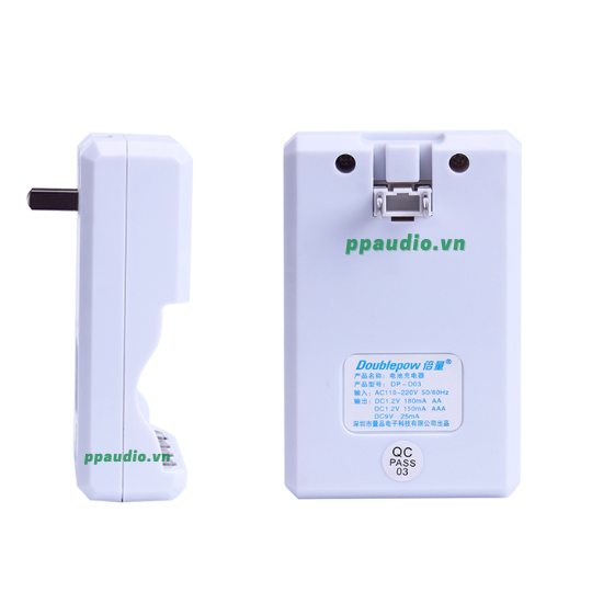 khay sạc pin 4 khe cắm